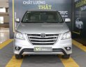 Toyota Innova E 2.0MT 2016 - Cần bán xe Toyota Innova E 2.0MT năm 2016, màu bạc, giá tốt