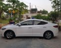 Hyundai Elantra   1.6 MT 2017 - Bán xe Hyundai Elantra 1.6 MT sản xuất năm 2017, màu trắng, xe chính chủ đi giữ gìn