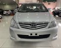 Toyota Innova 2.0G 2009 - Bán ô tô Toyota Innova 2.0G sản xuất năm 2009, màu bạc