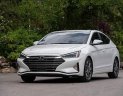 Hyundai Elantra 1.6 MT 2019 - Bán Hyundai Elantra 2019, màu trắng, có sẵn, giao ngay