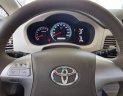 Toyota Innova G 2013 - Bán Innova 2.0G 2013, số tự động, màu nâu vàng hiếm. Xe đẹp, giảm giá ngay 30tr cho khách thiện chí xem xe