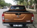 Nissan Navara 2.5MT 2WD 2016 - Gia đình em cần bán Nissan Navara 2016, màu cam, xe nhập khẩu, full option, mới 99%