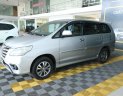 Toyota Innova E 2.0MT 2015 - Bán ô tô Toyota Innova E 2.0MT đời 2015, màu bạc, 556 triệu