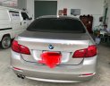 BMW 5 Series 520i 2015 - Bán BMW 520i sản xuất 2015, màu vàng, xe nhập