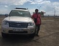 Ford Everest 2009 - Bán xe Ford Everest đăng ký lần đầu 2009, màu vàng còn mới, giá chỉ 450 triệu đồng