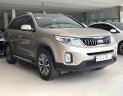 Kia Sorento   2017 - Cần bán Kia Sorento GATH 2.4AT model 2017 full option, màu vàng, xe đẹp, biển SG