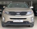 Kia Sorento   2017 - Cần bán Kia Sorento GATH 2.4AT model 2017 full option, màu vàng, xe đẹp, biển SG