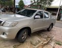 Toyota Hilux 2012 - Bán Toyota Hilux đời 2012, màu bạc