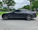 Mercedes-Benz E class E200 2017 - Bán xe Mercedes E200 màu đen, nội thất nâu model 2017. Trả trước 600 triệu nhận xe ngay
