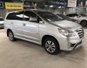 Toyota Innova 2.0E 2016 - Bán Toyota Innova 2.0E màu bạc, số sàn, sản xuất 2016, xe đẹp giữ kỹ