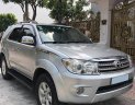 Toyota Fortuner 2010 - Bán Toyota Fortuner V 12/2010 màu bạc, xe gia đình chính chủ