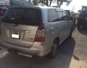 Toyota Innova 2.0E 2013 - Cần bán lại xe Toyota Innova 2.0E 2013, màu bạc  