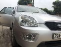 Kia Carens     2011 - Cần bán gấp Kia Carens năm 2011, màu bạc giá cạnh tranh