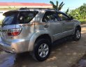 Toyota Fortuner 2010 - Bán Toyota Fortuner năm 2010, màu bạc số sàn, 565 triệu