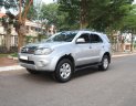 Toyota Fortuner   2009 - Bán Toyota Fortuner năm 2009, màu bạc, xe gia đình 