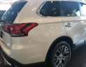 Mitsubishi Outlander 2018 - Cần bán Mitsubishi Outlander 2.4 CVT Premium năm 2018, màu trắng, giá tốt