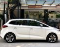 Kia Rondo GAT 2018 - Bán xe Kia Rondo GAT sản xuất năm 2018, màu trắng, giá chỉ 628 triệu