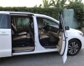 Kia Sedona 2017 - Cần bán lại xe Kia Sedona năm sản xuất 2017 xăng 3.3, màu trắng