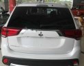 Mitsubishi Outlander 2019 - Bán xe Mitsubishi Outlander đời 2019, màu trắng, 908tr