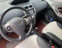 Toyota Yaris 2011 - Cần bán lại xe Toyota Yaris đời 2011, màu bạc