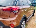 Hyundai i20 2016 - Gia đình lên đời bán xe Hyundai i20 sản xuất 2016, màu nâu