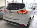 Kia Rondo 2017 - Cần bán lại xe Kia Rondo sản xuất năm 2017, màu trắng