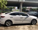 Hyundai Elantra 2017 - Bán ô tô Hyundai Elantra năm sản xuất 2017, màu trắng, giá tốt