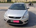 Ford Focus 2009 - Cần bán gấp Ford Focus 2009, màu bạc số sàn, 215tr