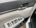 Hyundai Elantra 1.6 AT 2016 - Cần bán gấp Hyundai Elantra 1.6 AT 2016, màu trắng xe nguyên bản