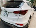 Hyundai Santa Fe 2.4L 4WD 2017 - Cần bán Hyundai Santa Fe 2.4 2017, màu trắng xe gia đình