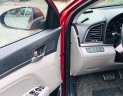 Hyundai Elantra 2017 - Cần bán Hyundai Elantra đời 2017, màu đỏ xe nguyên bản