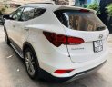 Hyundai Santa Fe 2.4L 4WD 2017 - Cần bán Hyundai Santa Fe 2.4 2017, màu trắng xe gia đình