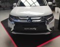 Mitsubishi Outlander 2.0 CVT Premium 2019 - Cần bán Mitsubishi Outlander 2.0 CVT Premium sản xuất 2019, màu trắng