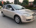 Ford Focus 2006 - Bán xe Ford Focus 2006, màu vàng xe còn mới