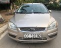 Ford Focus 2006 - Bán xe Ford Focus 2006, màu vàng xe còn mới