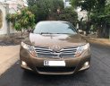 Toyota Venza 2010 - Cần bán lại xe Toyota Venza AT năm sản xuất 2010, màu vàng, xe nhập chính chủ