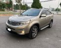 Kia Sorento 2014 - Bán Kia Sorento AT năm sản xuất 2014, màu vàng chính chủ