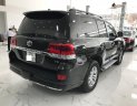 Toyota Land Cruiser 2018 - Bán Toyota Landcruiser 5.7V8 xuất Mỹ xe vừa bấm biển xong, biển đẹp xe chưa lăn bánh mới như 100% xe giờ sang tên 2%