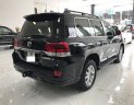 Toyota Land Cruiser VX 2017 - Bán xe Toyota Land Cruiser VX sản xuất 2017, màu đen, xe nhập, chính chủ