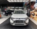 Mitsubishi Outlander 2.4 CVT Premium 2020 - Bán Mitsubishi Outlander 2.4 CVT Premium năm sản xuất 2020, màu trắng