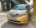 Toyota Sienna 2011 - Cần bán xe Toyota Sienna đời 2011, màu vàng ít sử dụng