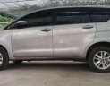 Toyota Innova 2018 - Cần bán gấp Toyota Innova năm 2018, màu bạc