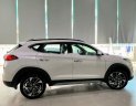 Hyundai Tucson     2020 - Cần bán xe Hyundai Tucson sản xuất 2020, màu trắng 