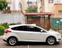 Ford Focus 2018 - Cần bán gấp Ford Focus sản xuất 2018, màu trắng