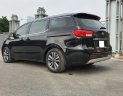 Kia Sedona 2018 - Cần bán gấp chiếc xe Kia Sedona đời 2018, màu đen, giá tốt