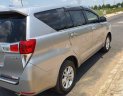 Toyota Innova   2018 - Bán Toyota Innova sản xuất 2018, màu bạc số sàn, 588tr