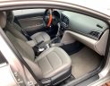 Hyundai Elantra 2016 - Cần bán lại xe Hyundai Elantra đời 2016, màu bạc chính chủ giá cạnh tranh