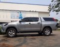 Toyota Hilux   2017 - Bán Toyota Hilux 2017, màu bạc, nhập khẩu nguyên chiếc, 720tr