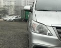 Toyota Innova E 2015 - Cần bán lại xe Toyota Innova E sản xuất năm 2015, màu bạc