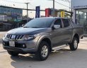 Mitsubishi Triton 2016 - Cần bán nhanh chiếc bán tải Mitsubishi Triton đời 2016, màu xám, giá cực kì thấp